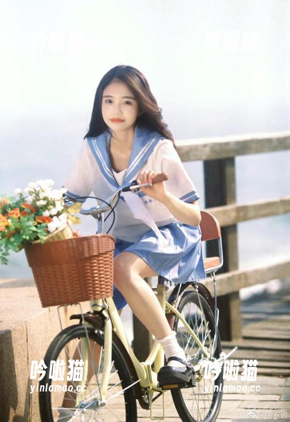 安卓上跑的51fun，瓜咬一口，脑洞开一片，让人懵懂懵懂的。