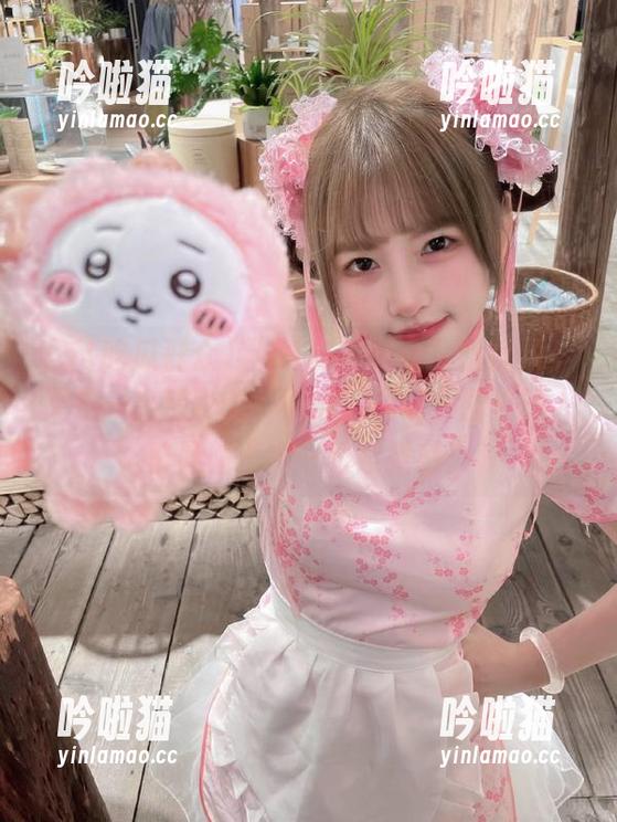 “51吃瓜群众”新视频：又是一出精彩的‘吃瓜’现场，围坐的人群隐隐透出一丝紧张感。