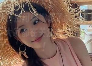 别问娜娜做了啥，快来五一吃瓜网址，大家都在关注她又完美穿搭了没！