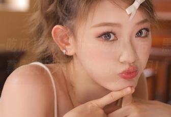 登录“五一吃瓜”后，黑料弹幕刷到停不下来，咋回事啊！