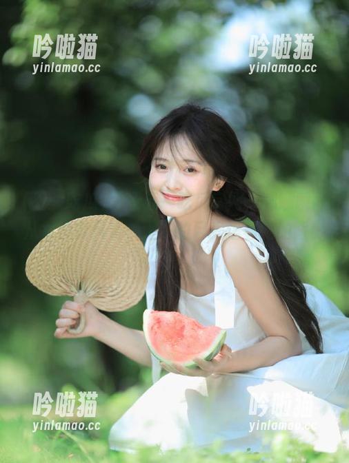 五一吃瓜 今天五一吃瓜官网,娜娜瞬间从女神变风景,大家的目光追着她的背影!