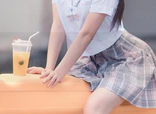 听说吃瓜网官网要升级？人人直播内容让人云里雾里...