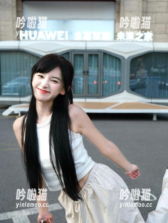 吃瓜网 吃瓜网的在线观看之旅,永不迷路,我的脖子快扭断了!