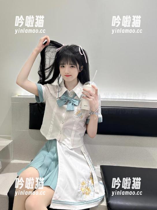 当“国产吃瓜”发布这样的互动视频，大家都意识到了生活的不如意…