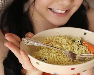再一瞄“每日黑料”的链接，有种被闪击的感觉，回不去了！