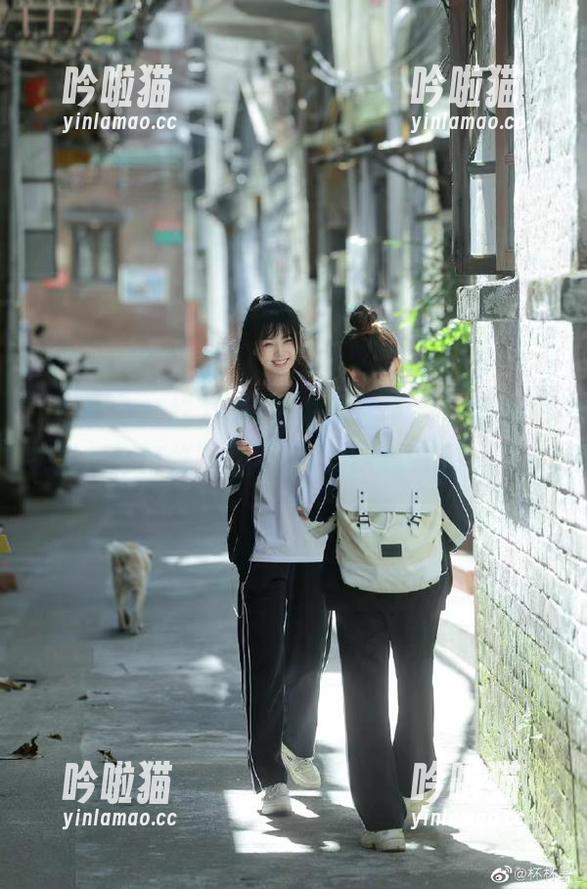 记得找准时机下载苹果版“黑料不打烊”，不然口水都流出来了。