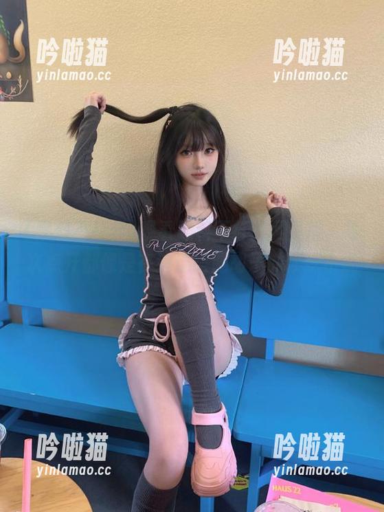观看黑料不打烊网页版，每次点开都像是在追逐络腮胡子的侦探小说。