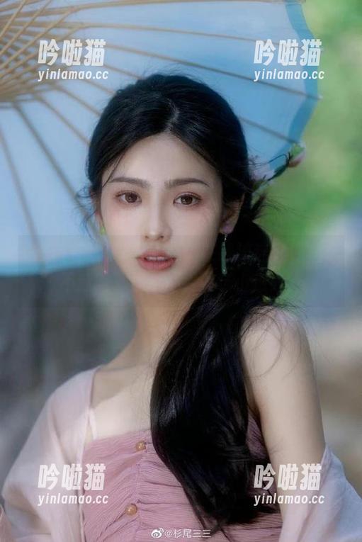 一起在黑料在线流连忘返，永不迷路，偶尔还会来场小意外。