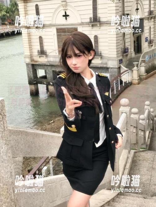黑网料苹果版居然让我和小时候那种偷看小人书的感觉重叠，心里还是兴奋的。